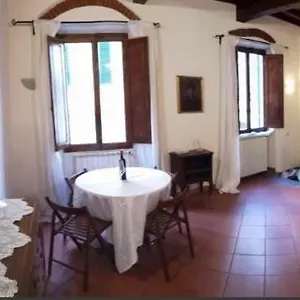 Historical J&d Apartment
